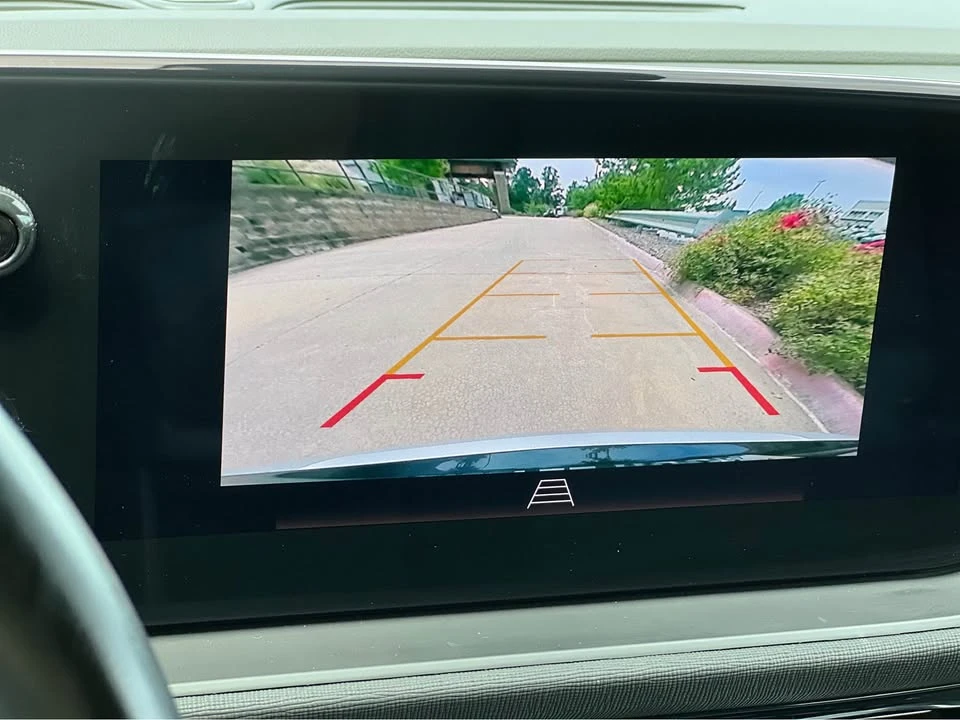 2025 Buick Envision - Image 7 of 10