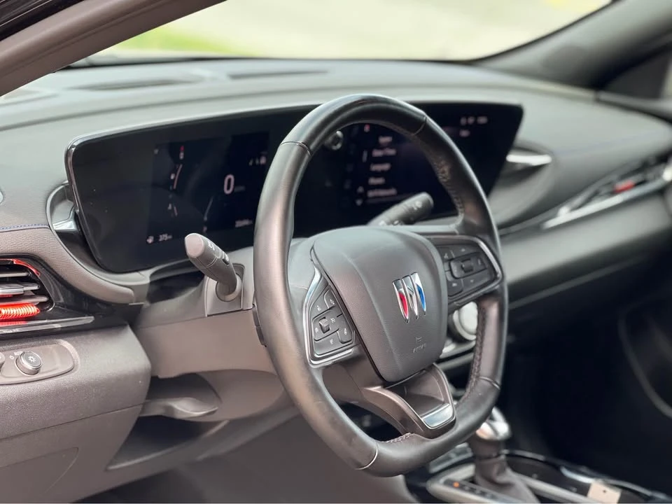 2025 Buick Envision - Image 3 of 10