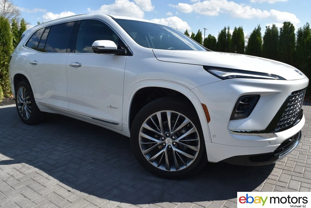 2025 Buick Enclave - Image 3 of 21