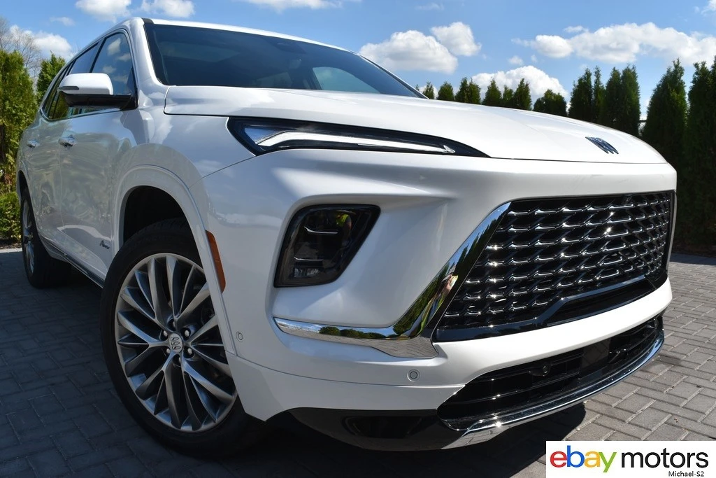 2025 Buick Enclave - Image 2 of 21