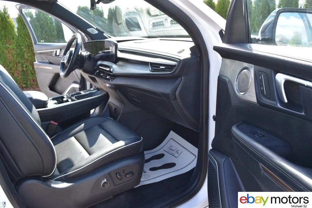 2025 Buick Enclave - Image 17 of 21