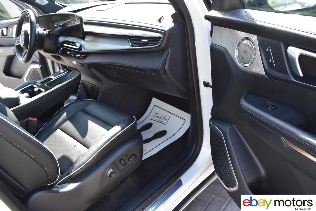 2025 Buick Enclave - Image 16 of 21