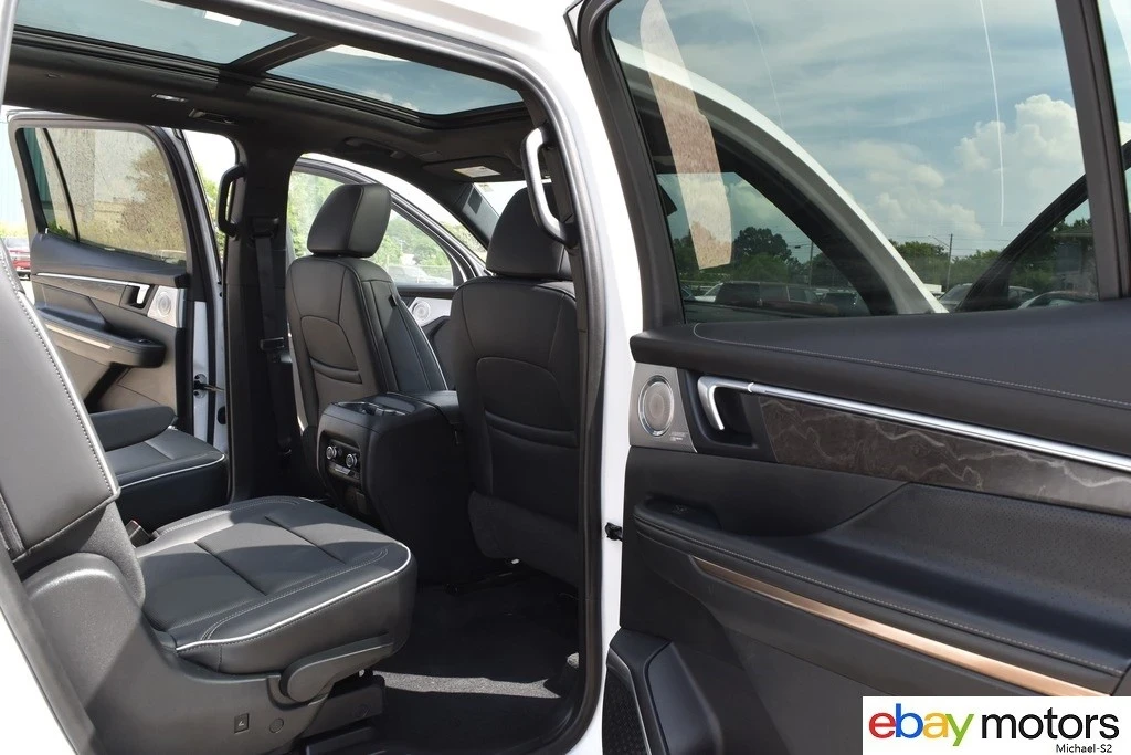 2025 Buick Enclave - Image 17 of 21