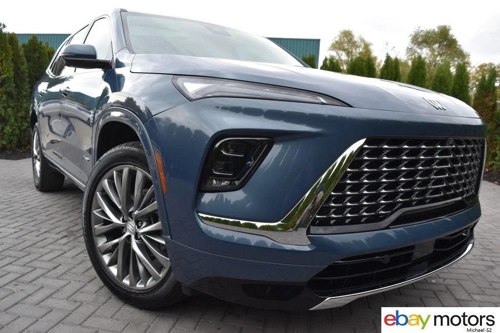 2025 Buick Enclave - Image 2 of 21