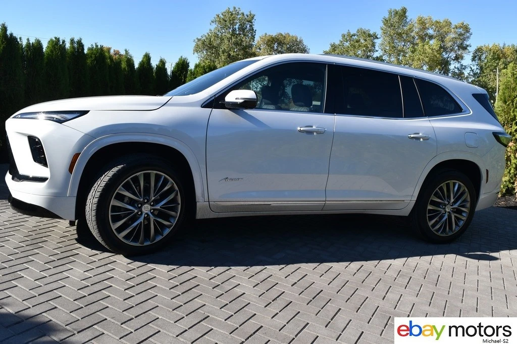2025 Buick Enclave - Image 8 of 21
