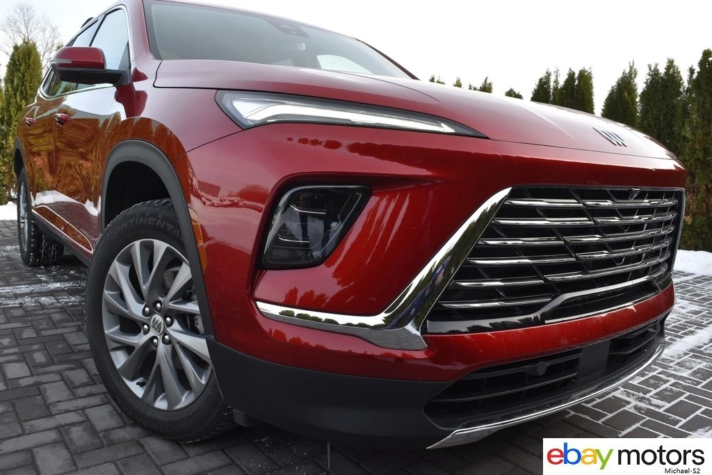 2025 Buick Enclave - Image 2 of 21