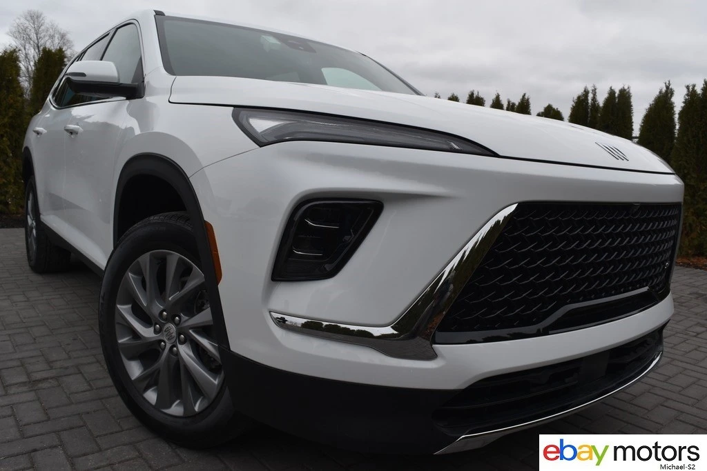 2025 Buick Enclave - Image 2 of 21