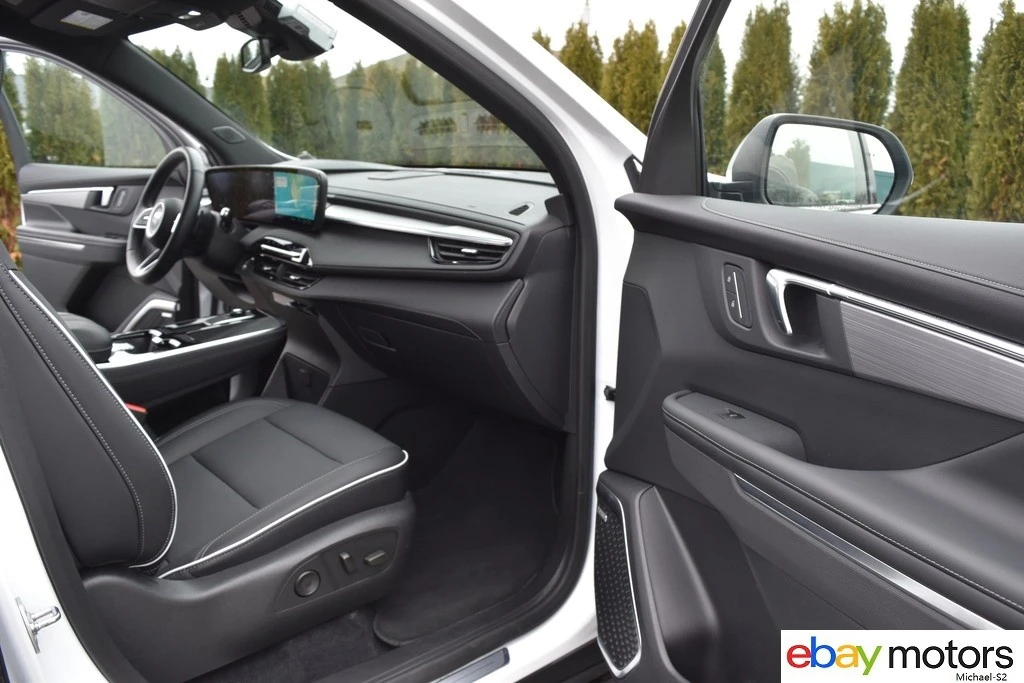 2025 Buick Enclave - Image 17 of 21
