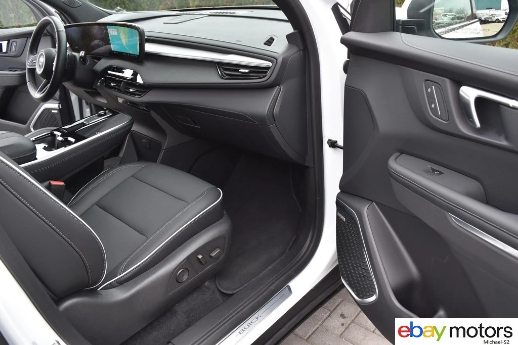 2025 Buick Enclave - Image 16 of 21