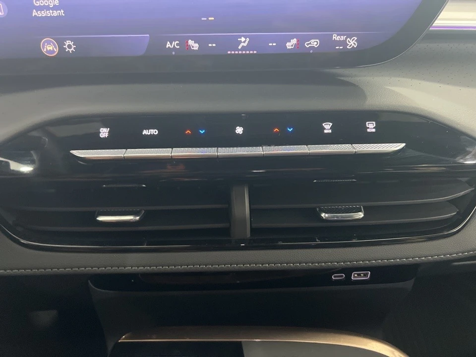 2025 Buick Enclave - Image 16 of 21