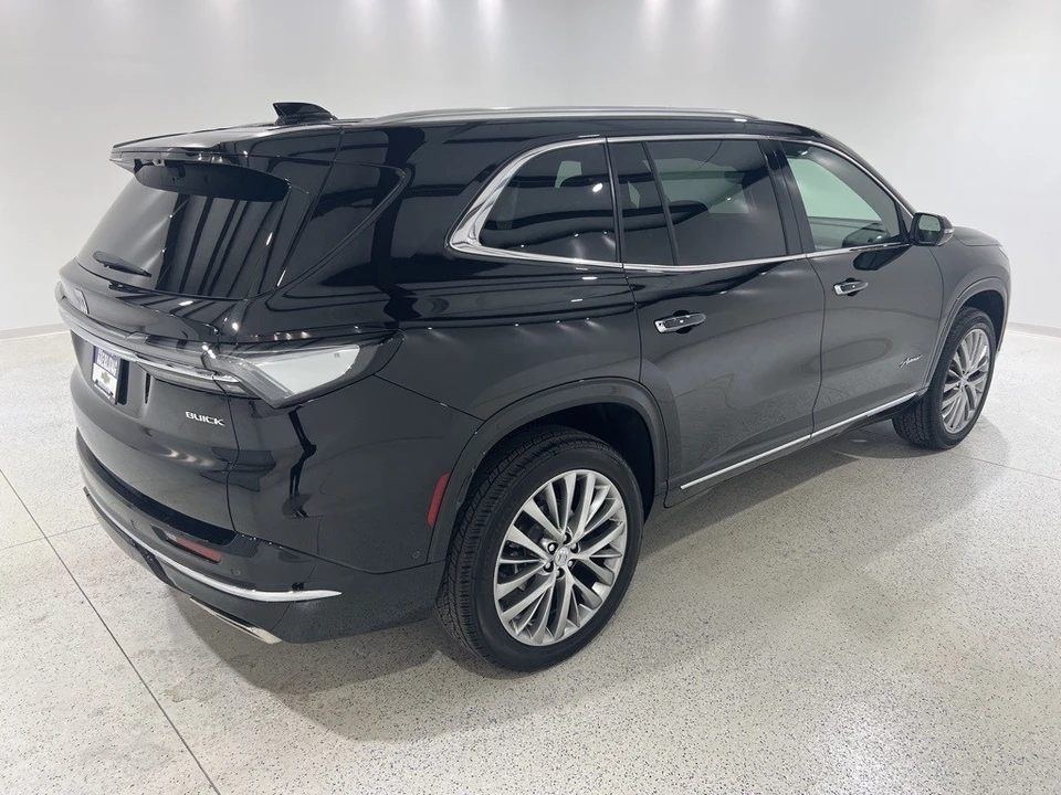 2025 Buick Enclave - Image 5 of 21