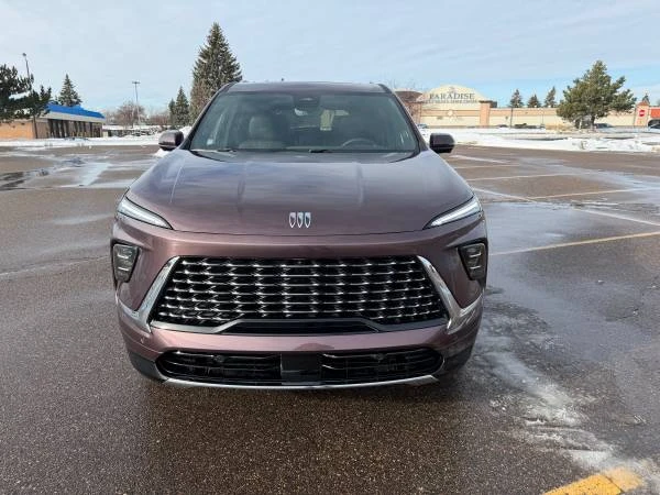 2025 Buick Enclave - Image 2 of 20