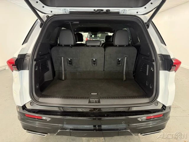 2025 Buick Enclave - Image 9 of 12
