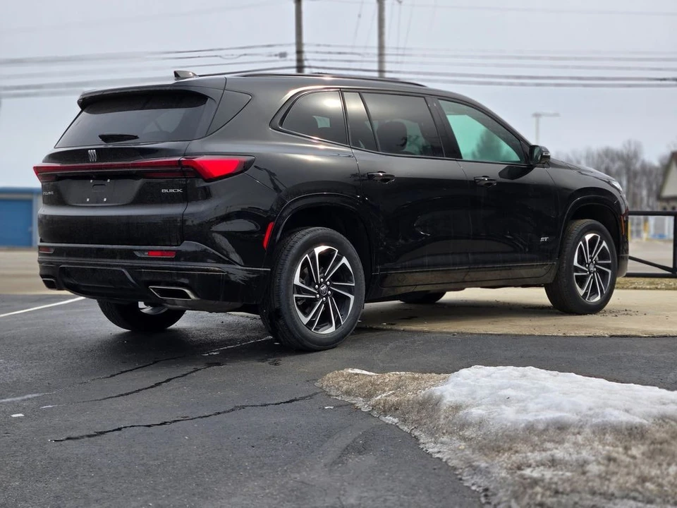 2025 Buick Enclave - Image 7 of 12