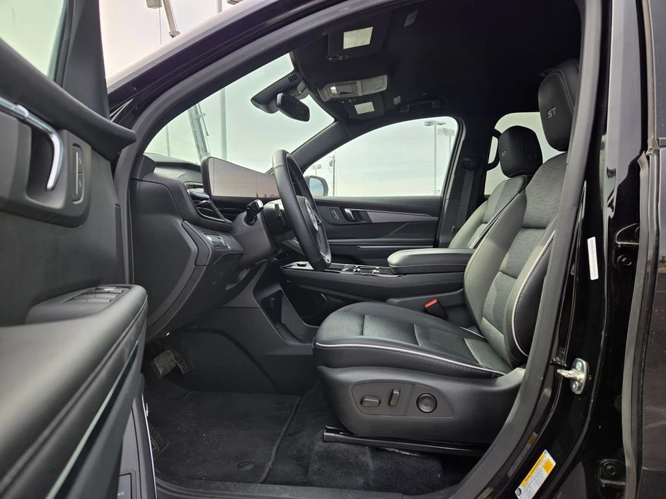 2025 Buick Enclave - Image 10 of 12