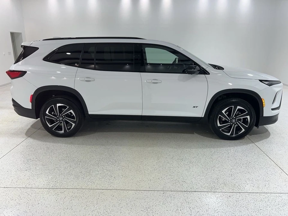 2025 Buick Enclave - Image 6 of 21