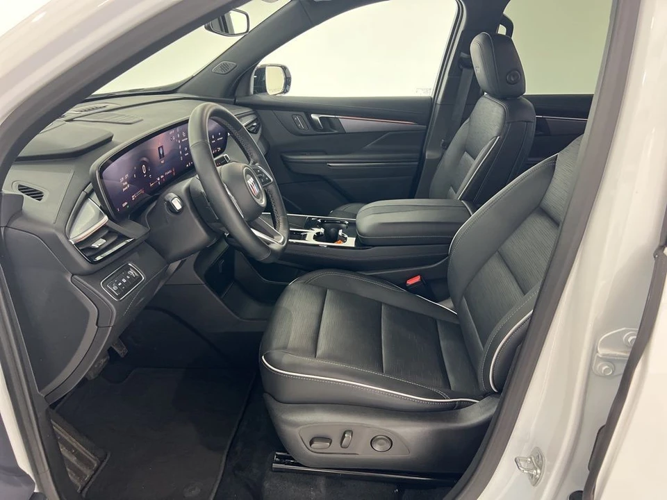 2025 Buick Enclave - Image 17 of 21