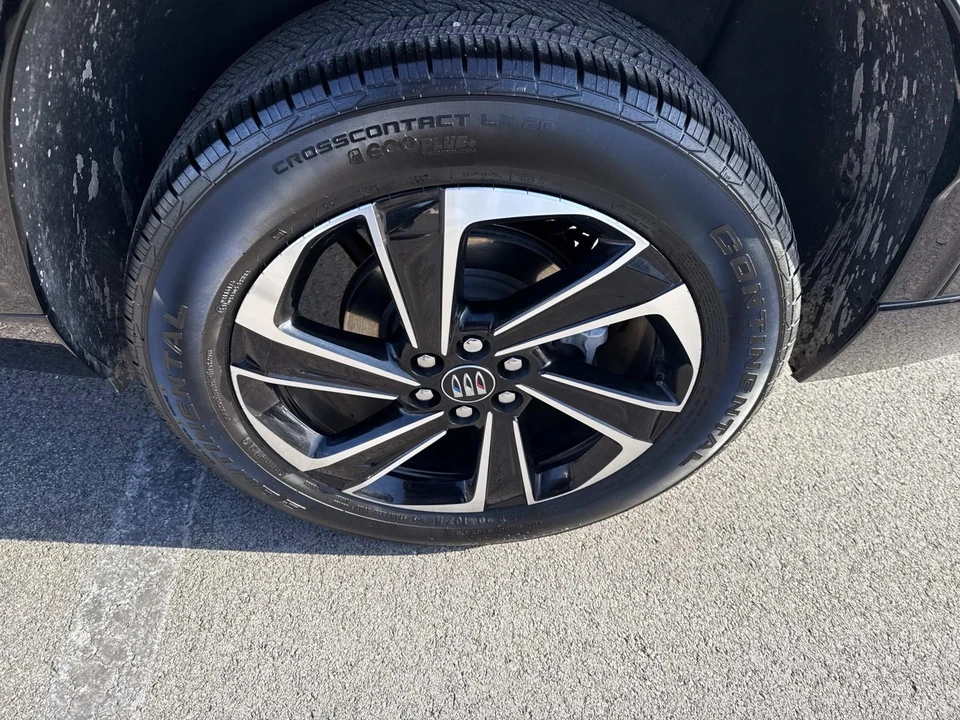 2025 Buick Enclave - Image 17 of 21