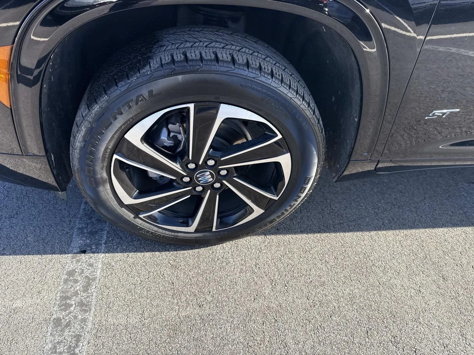 2025 Buick Enclave - Image 15 of 21