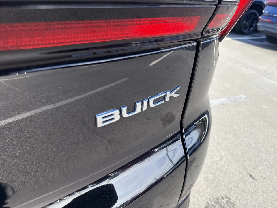 2025 Buick Enclave - Image 6 of 21