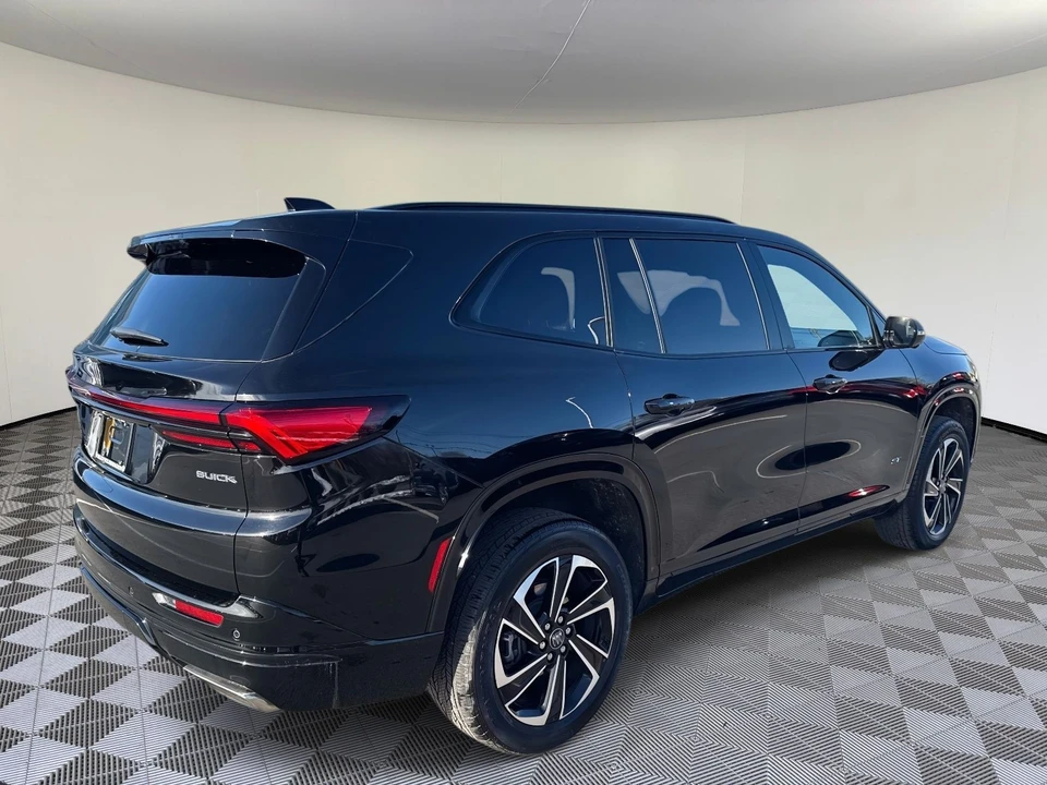 2025 Buick Enclave - Image 3 of 21