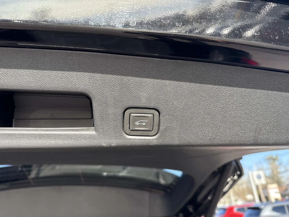 2025 Buick Enclave - Image 9 of 21