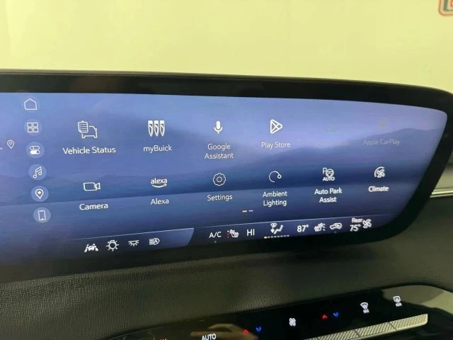 2025 Buick Enclave - Image 15 of 21