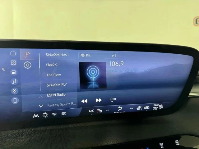 2025 Buick Enclave - Image 14 of 21