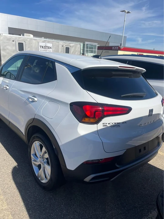 2025 Buick Encore GX - Image 6 of 8