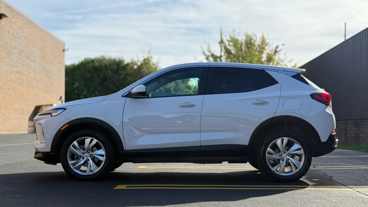 2025 Buick Encore GX - Image 4 of 21