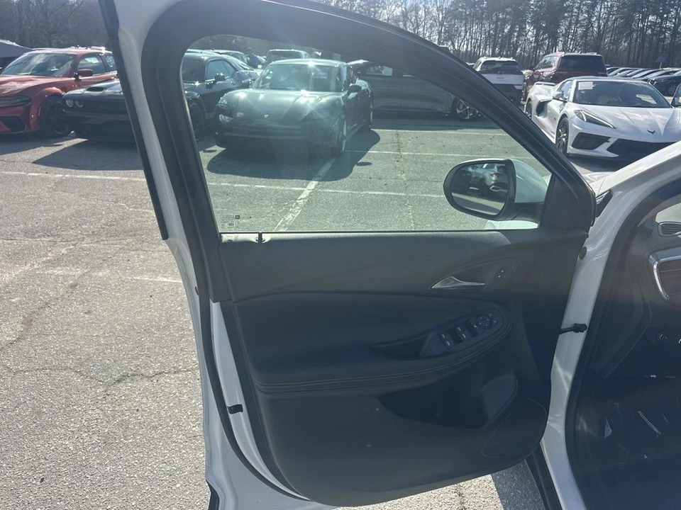 2025 Buick Encore GX - Image 18 of 21
