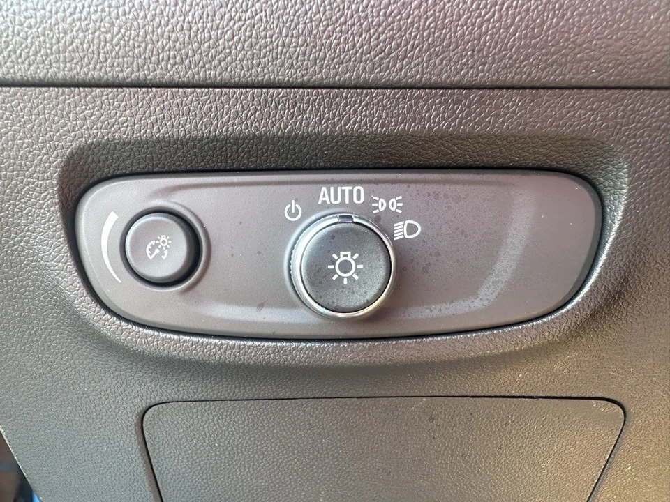 2025 Buick Encore GX - Image 5 of 12