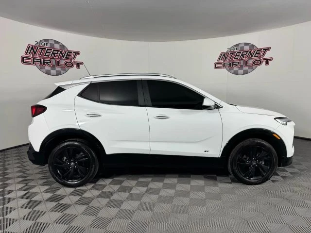 2025 Buick Encore GX - Image 8 of 12
