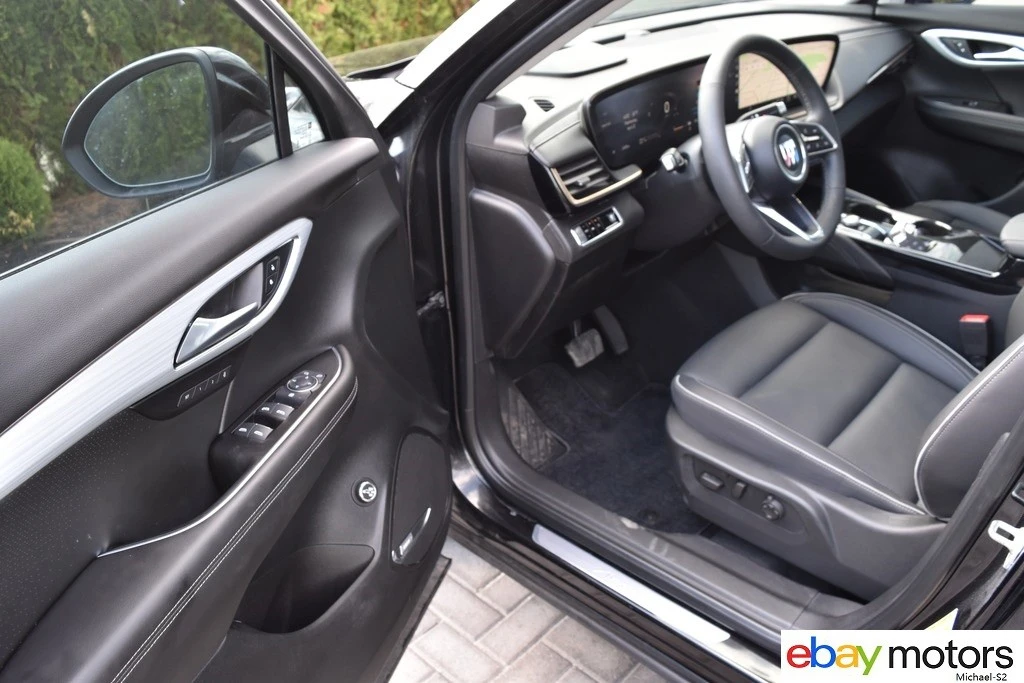 2025 Buick Envision - Image 11 of 24