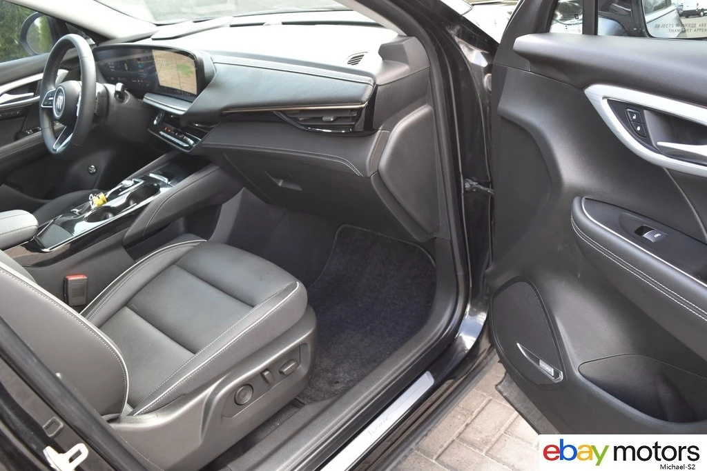 2025 Buick Envision - Image 16 of 24