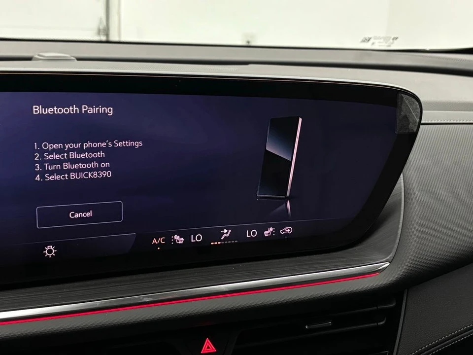 2025 Buick Envision - Image 4 of 12