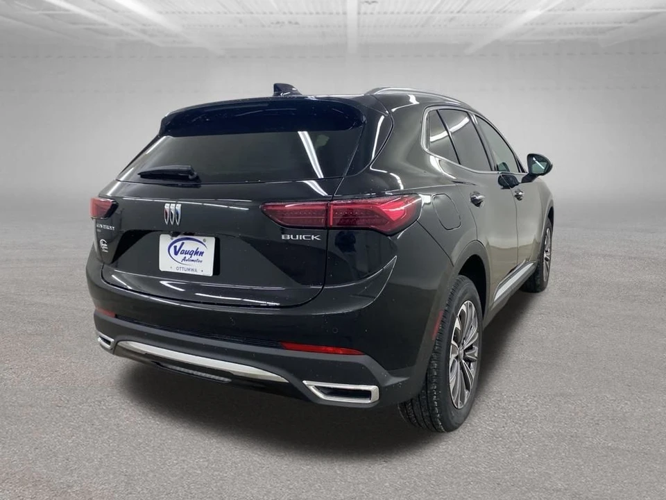 2025 Buick Envision - Image 10 of 12