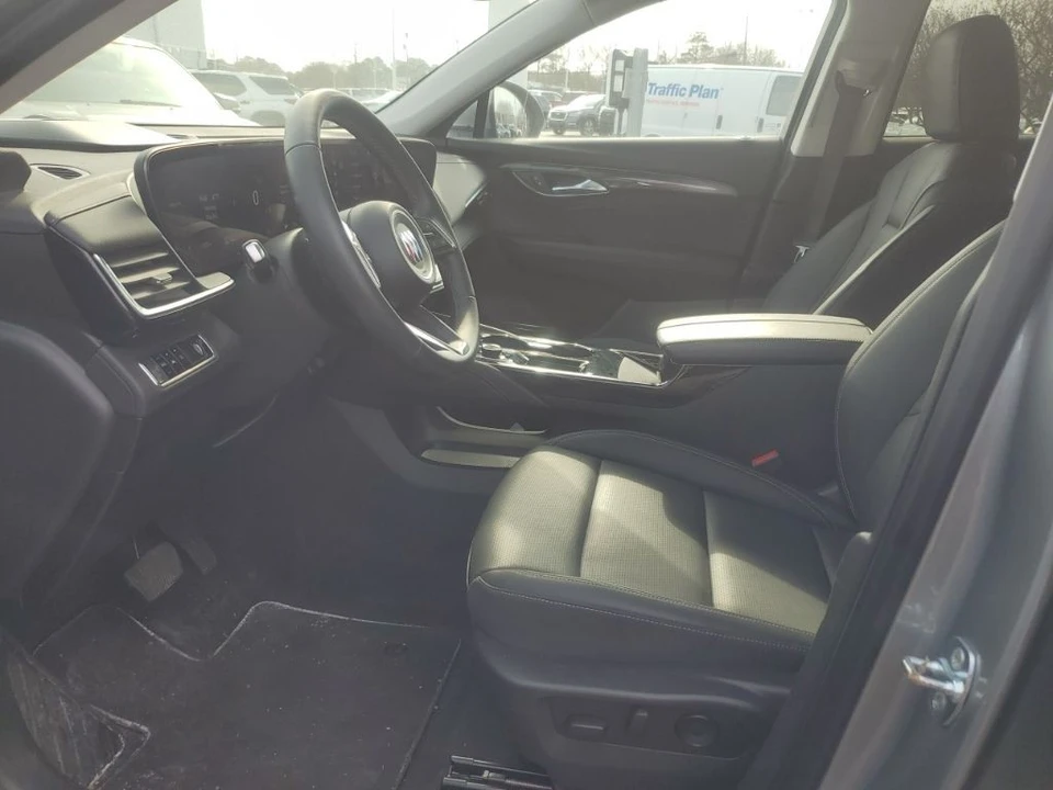 2025 Buick Envision - Image 10 of 12
