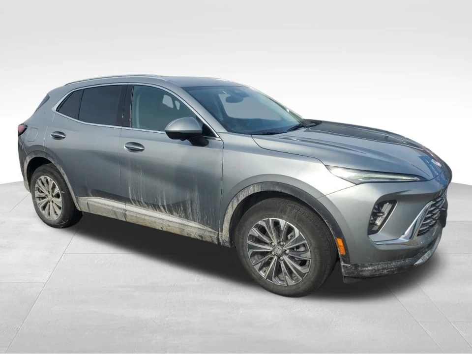 2025 Buick Envision - Image 6 of 12