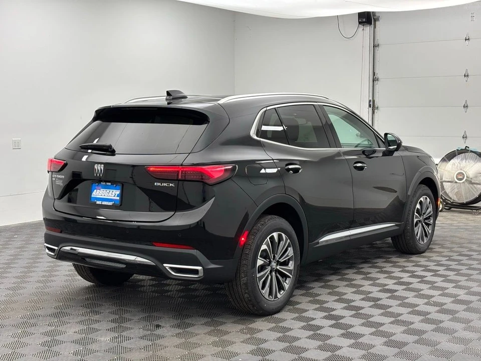 2025 Buick Envision - Image 13 of 21