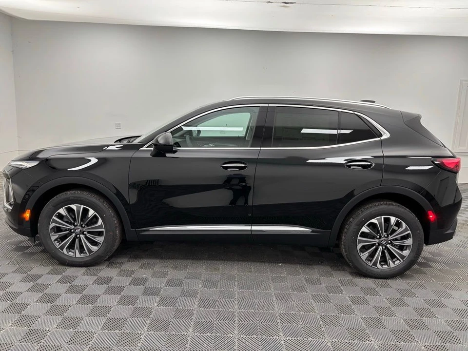 2025 Buick Envision - Image 18 of 21