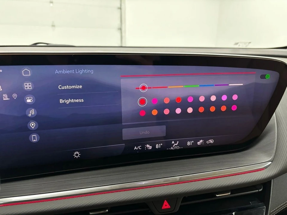 2025 Buick Envision - Image 6 of 12