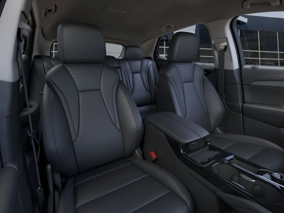 2025 Buick Envision - Image 16 of 21