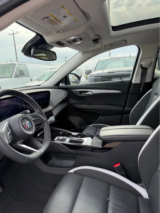 2025 Buick Envision - Image 4 of 5