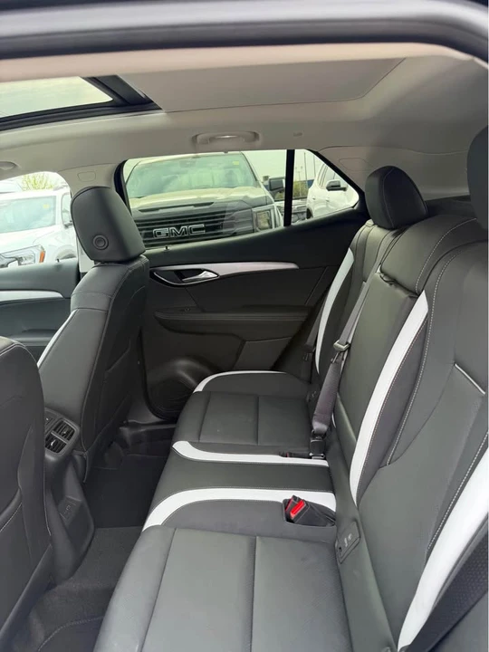 2025 Buick Envision - Image 5 of 5