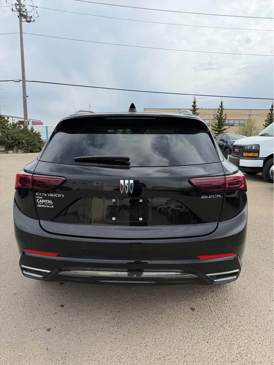 2025 Buick Envision - Image 3 of 5