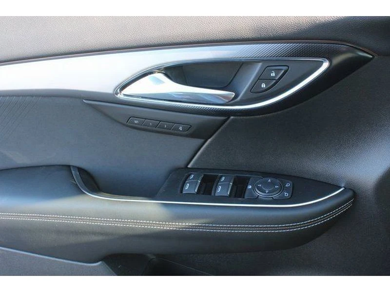 2025 Buick Envision - Image 18 of 20