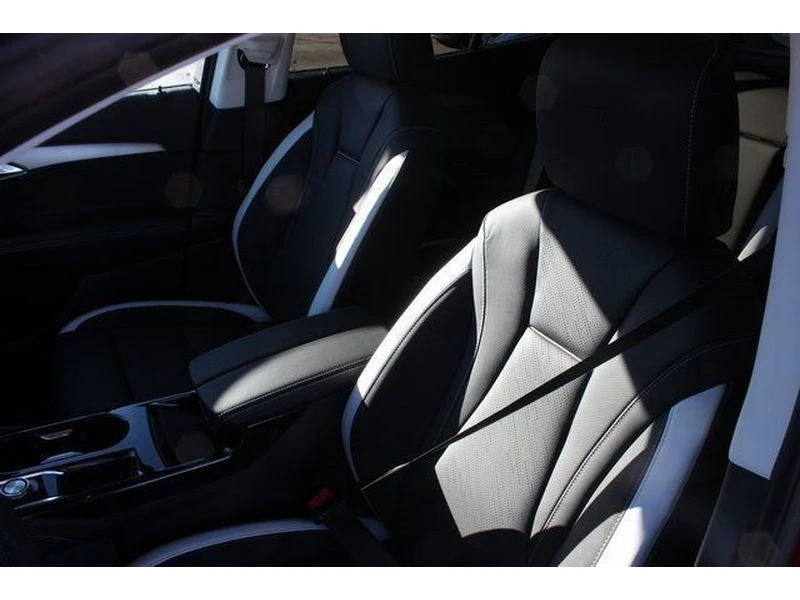2025 Buick Envision - Image 2 of 20