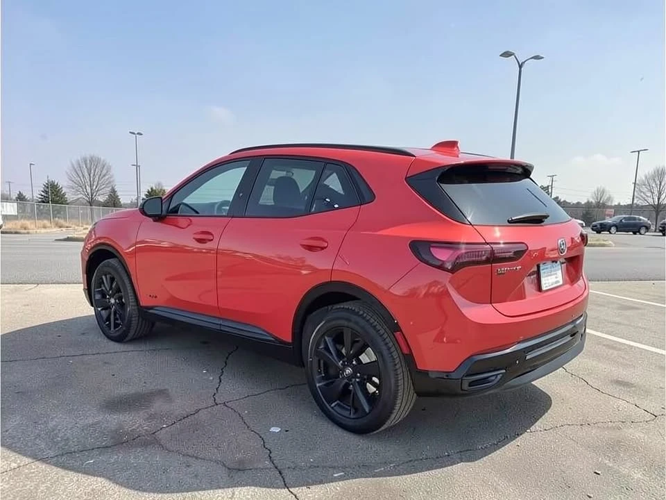 2025 Buick Envision - Image 12 of 20