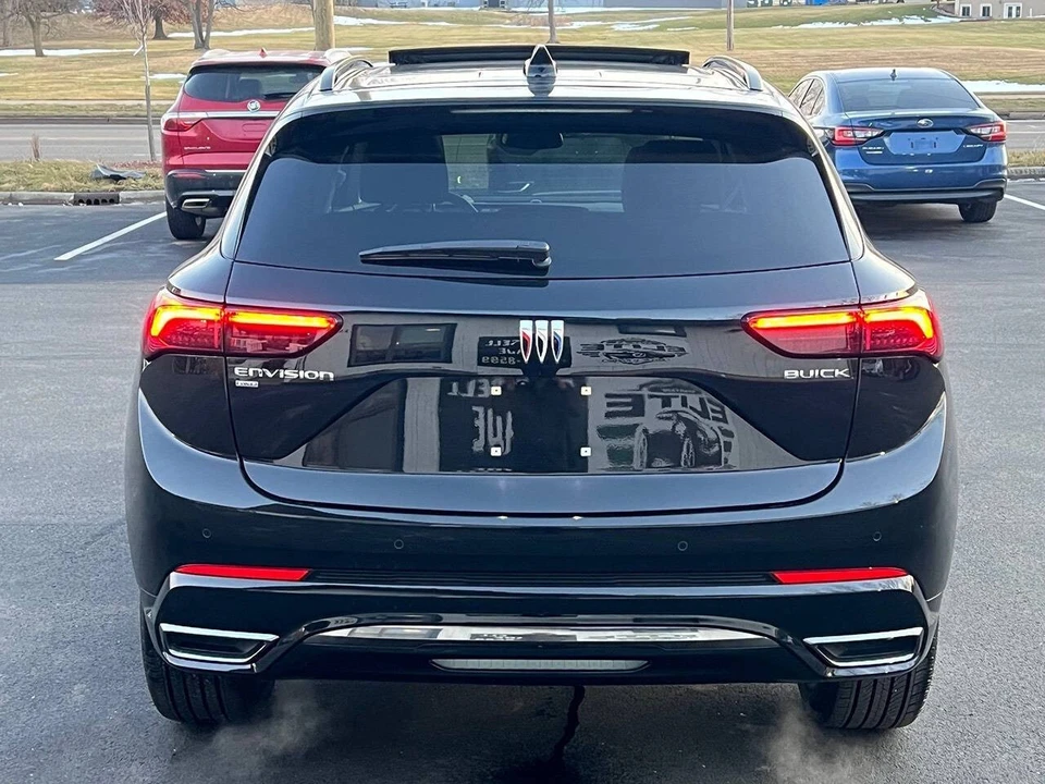2025 Buick Envision - Image 18 of 21